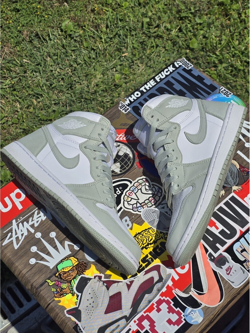 Size 10W/8.5M Air Jordan 1 Retro OG High Seafoam - Picture 7 of 9